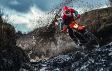 乐虎国际-巴塞罗那历史性时刻，亚马尔今日正式继承10号传奇战袍